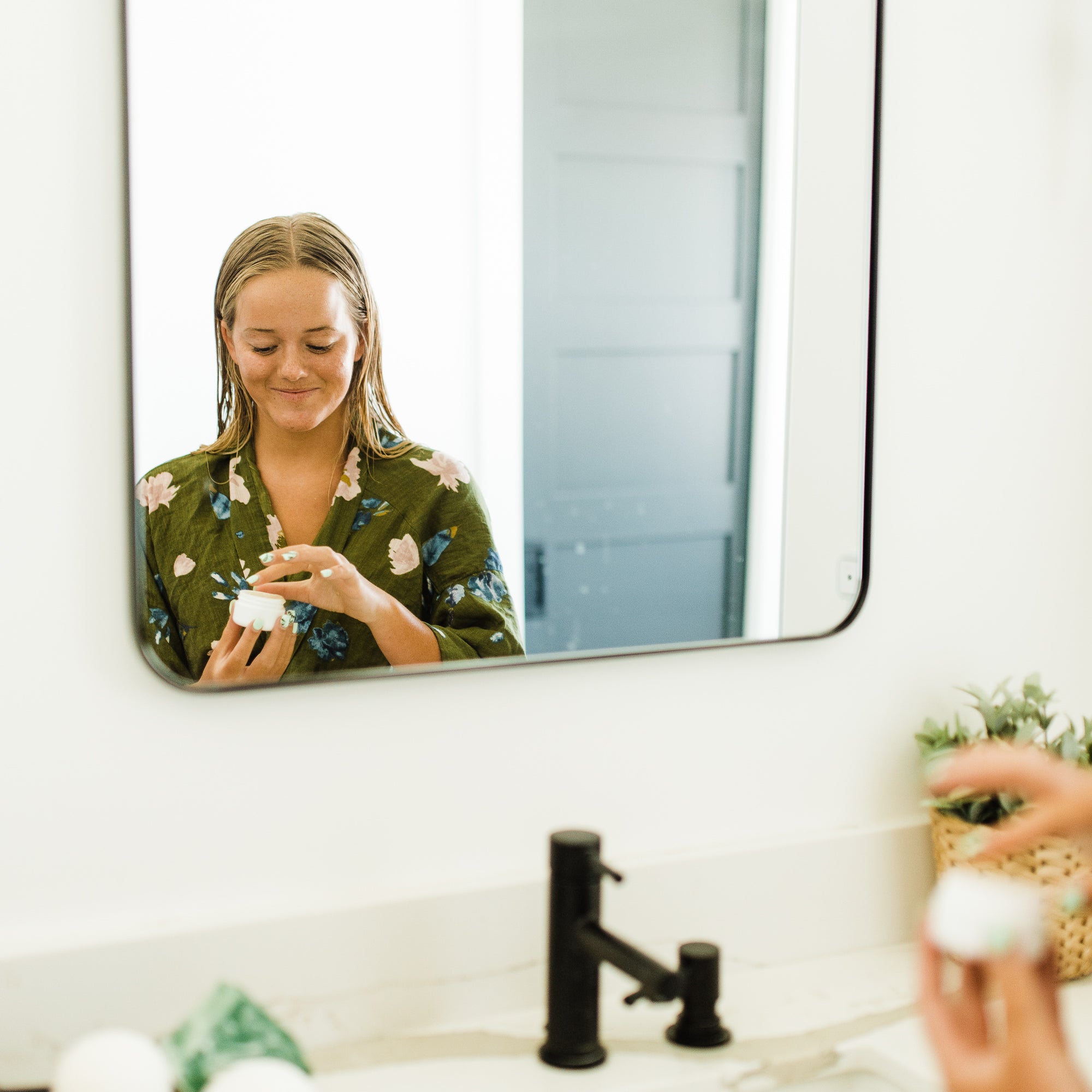 Healing Cream (Burns, Cold Sores, Eczema, Bug Bites, Scars)